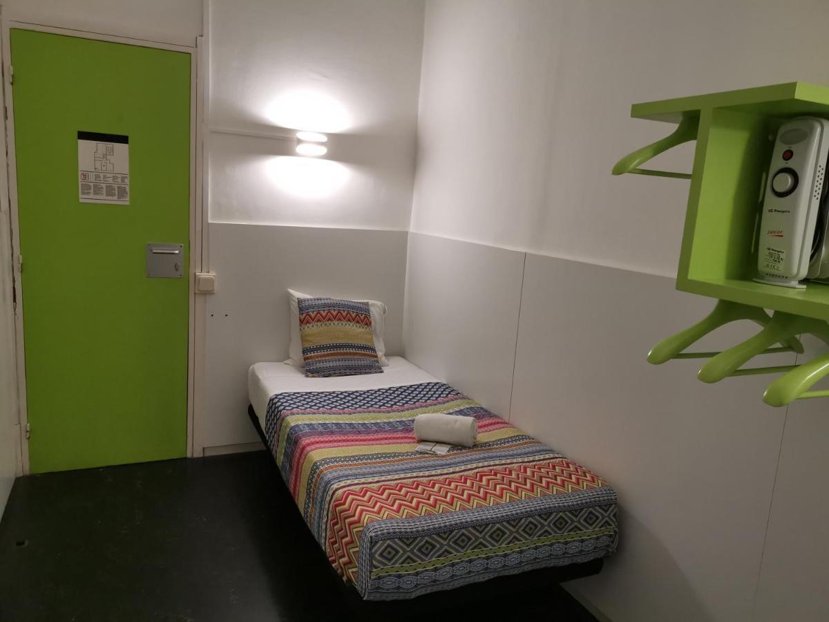 Youth Hostel - Central And Basic Universitat Barcelona Eksteriør billede